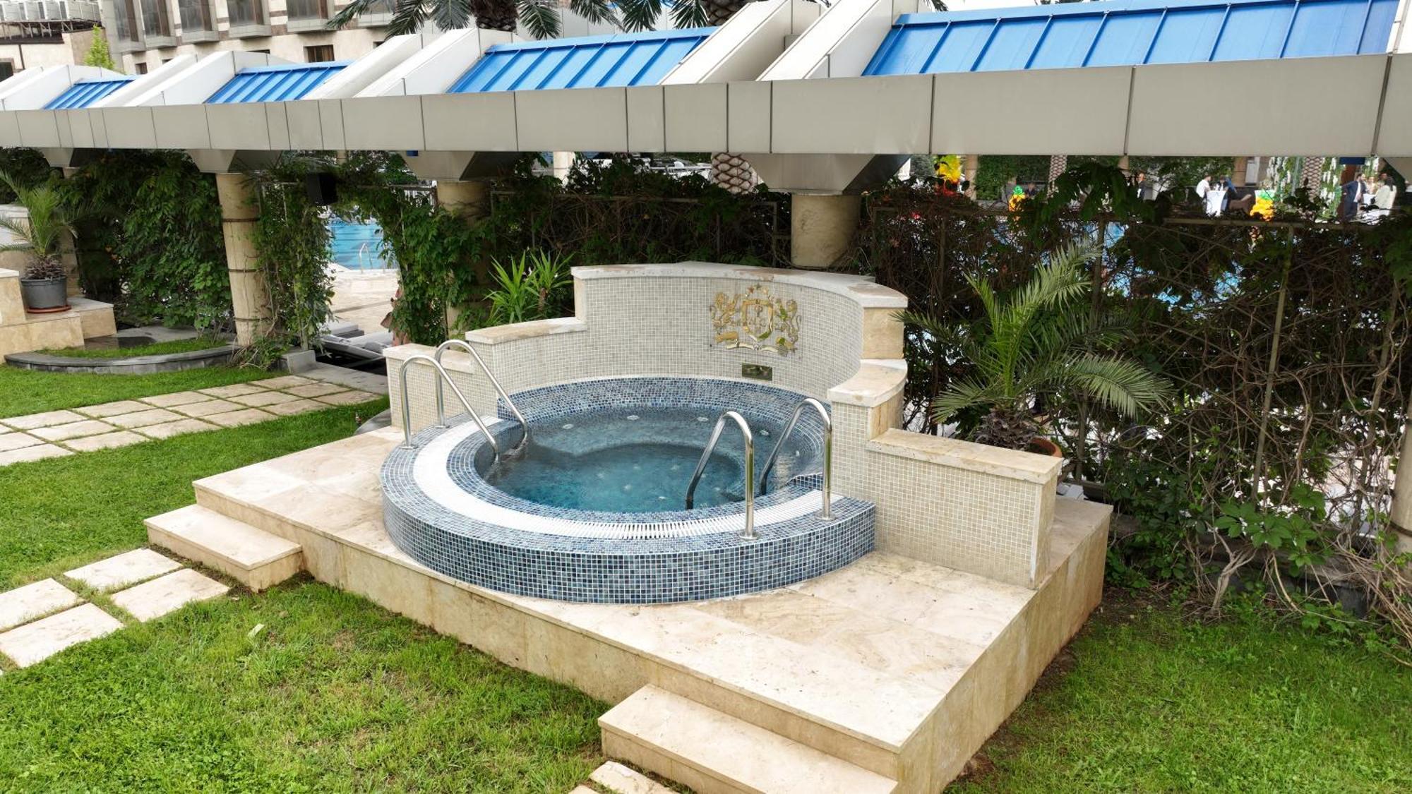 Multi Grand Pharaon Hotel Ptghni ภายนอก รูปภาพ