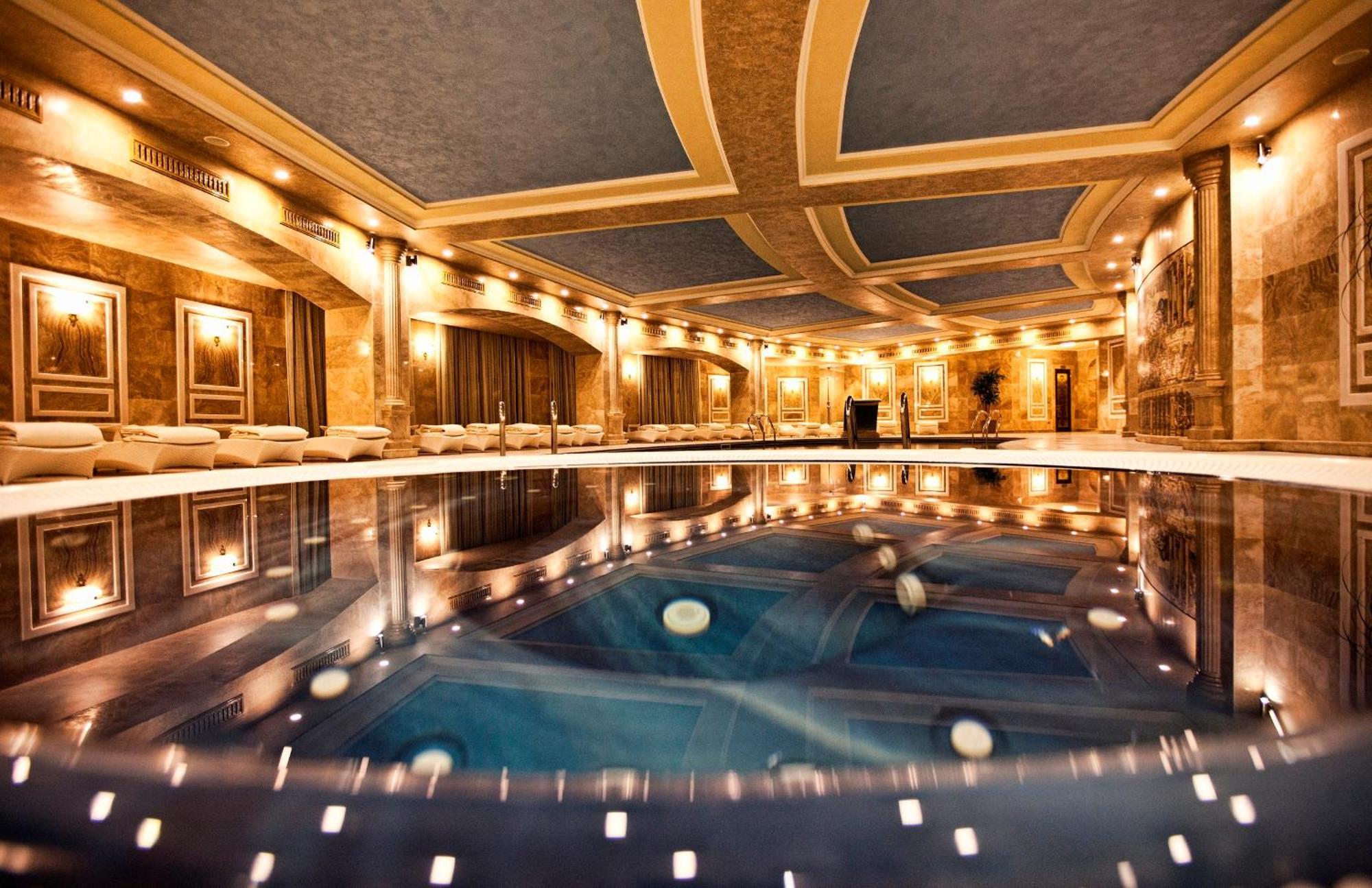 Multi Grand Pharaon Hotel Ptghni ภายนอก รูปภาพ