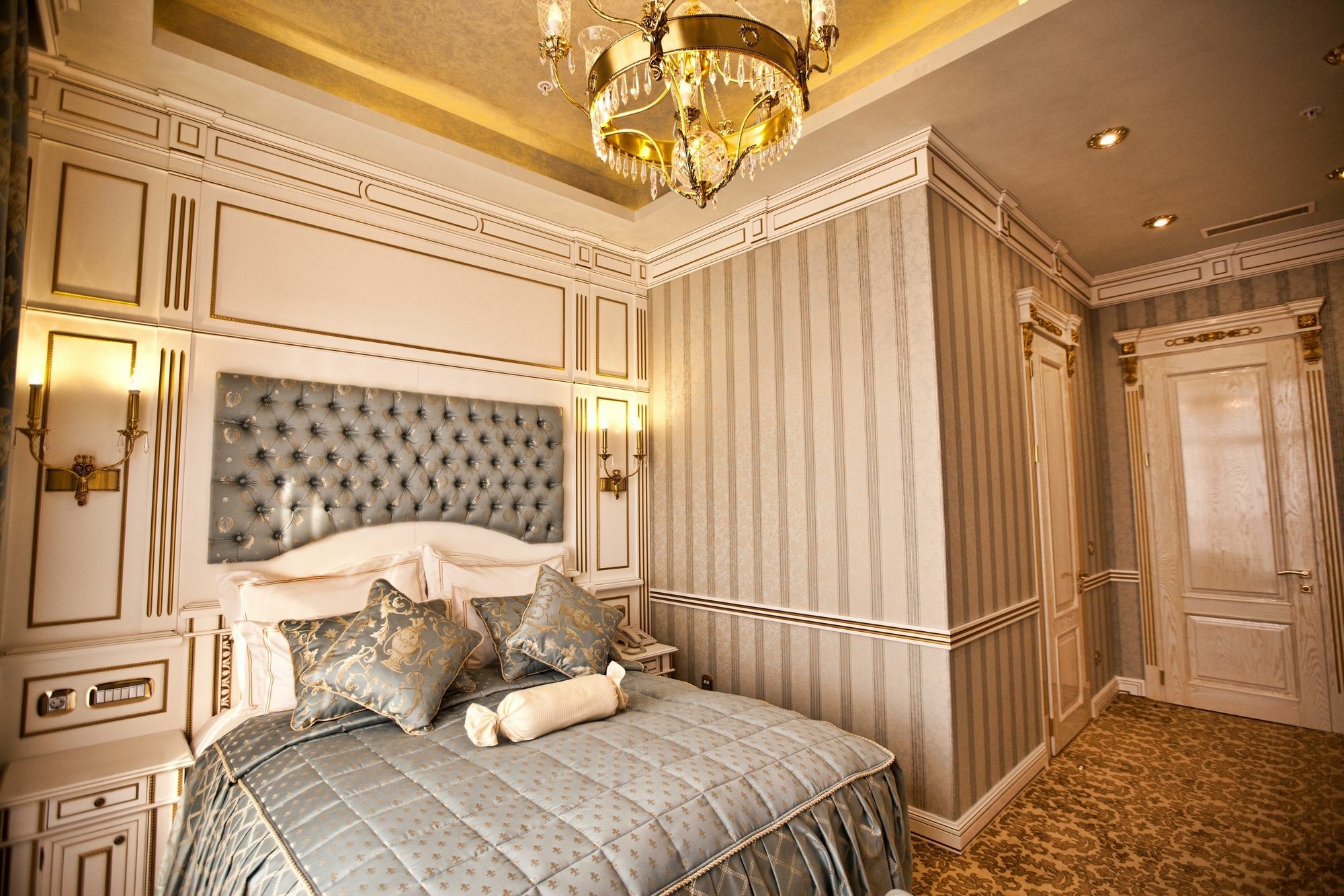 Multi Grand Pharaon Hotel Ptghni ภายนอก รูปภาพ